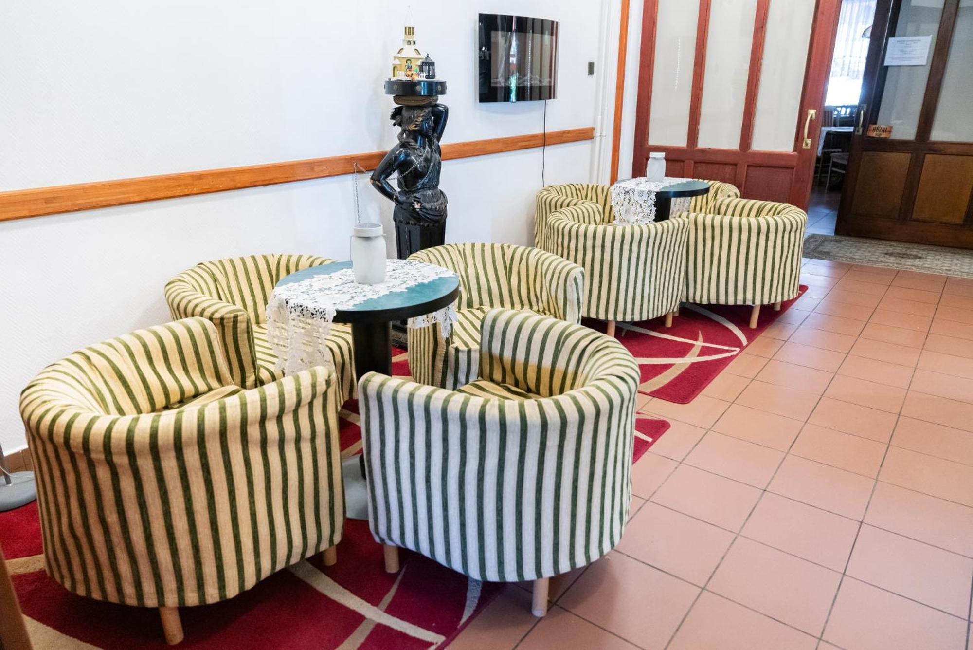 Bagoly Fogado Hotel Gyomro ภายนอก รูปภาพ